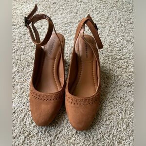 ONLY WORN ONCE - Lucky Brand Leather Pumps